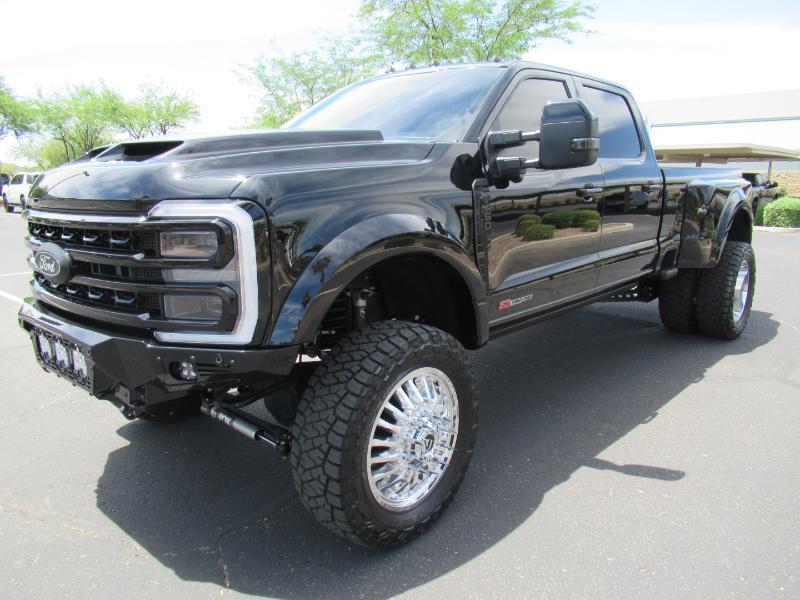 Ford F-450 SD Platinum Crew Cab DRW 4WD 2024