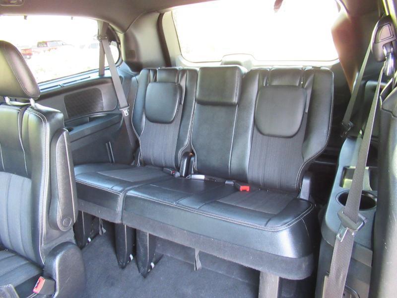 Chrysler Town & Country S 2016