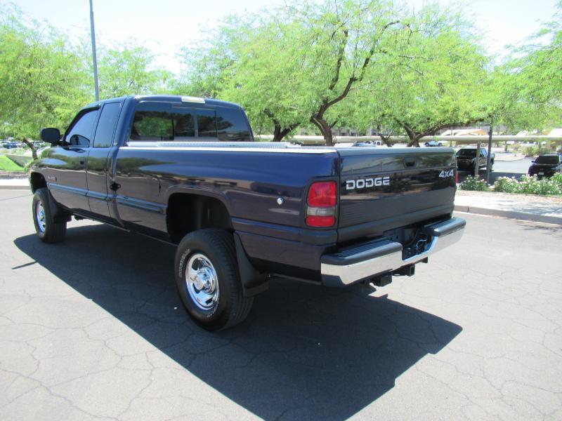 Dodge Ram 2500 Quad Cab 6.5-ft. Bed 4WD 1998