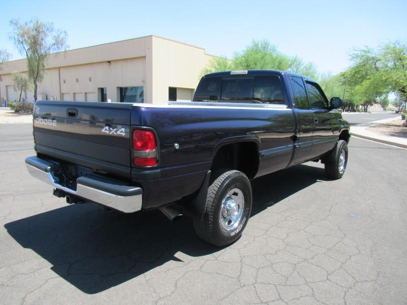 Dodge Ram 2500 Quad Cab 6.5-ft. Bed 4WD 1998