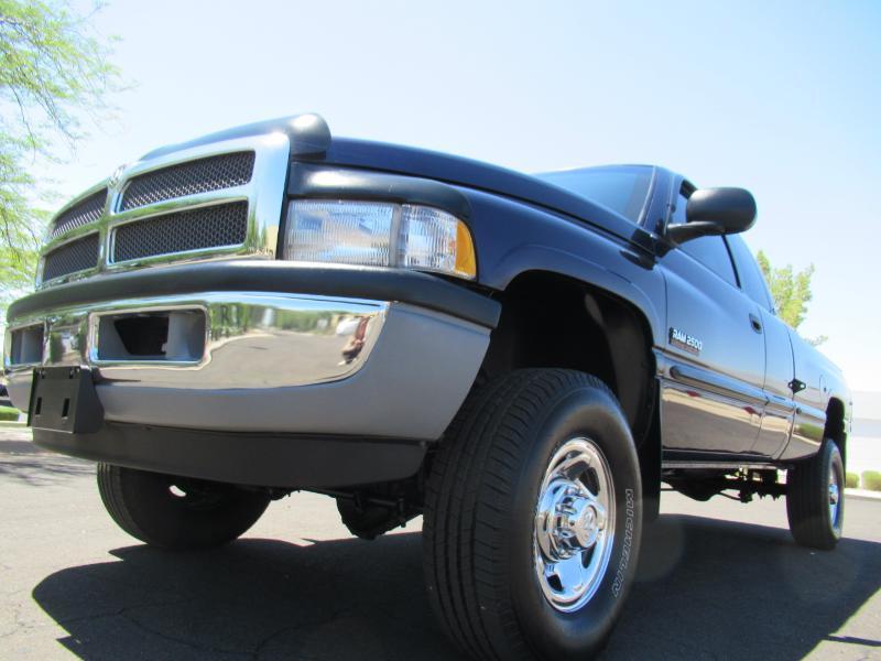 Dodge Ram 2500 Quad Cab 6.5-ft. Bed 4WD 1998