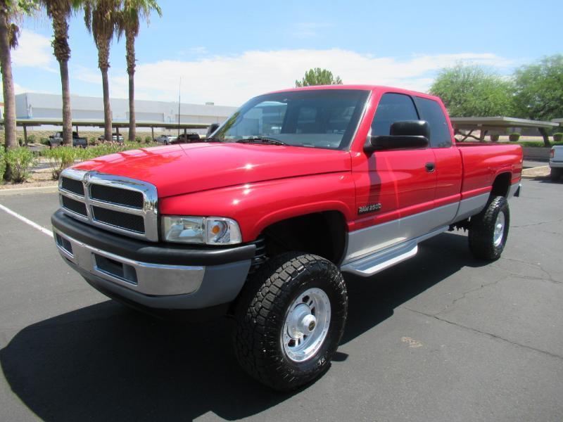 Dodge Ram 2500 ST Club Cab 6.5-ft. Bed 4WD 1996