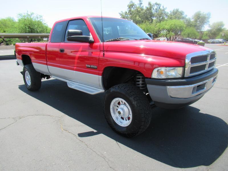 Dodge Ram 2500 ST Club Cab 6.5-ft. Bed 4WD 1996