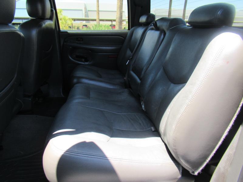 Chevrolet Silverado 2500HD LT1 Crew Cab 4WD 2006