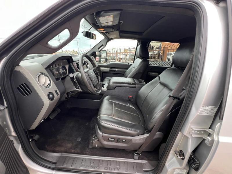 Ford F-350 SD Lariat Crew Cab 4WD 2011
