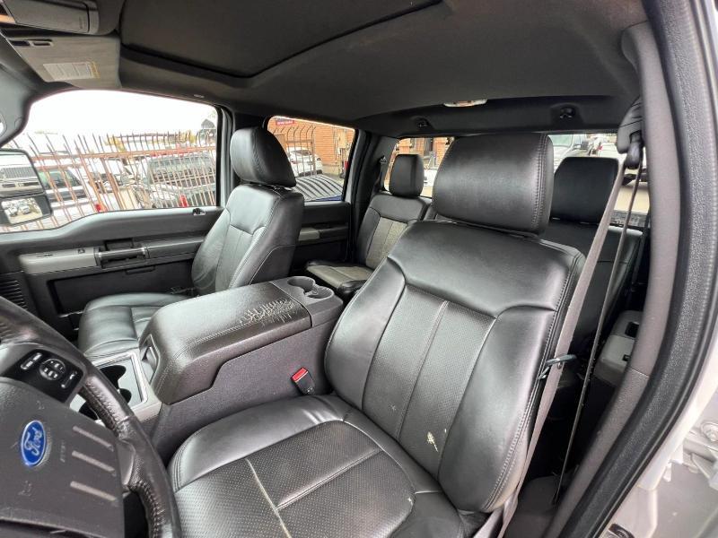 Ford F-350 SD Lariat Crew Cab 4WD 2011