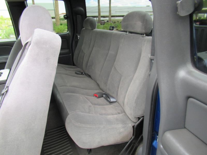 Chevrolet Silverado 1500 Work Truck Ext. Cab Short Bed 2WD 2004