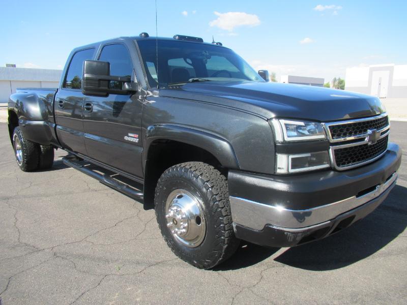 Chevrolet Silverado 3500 LS Crew Cab 4WD DRW 2005