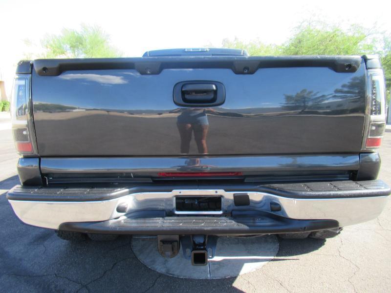 Chevrolet Silverado 3500 LS Crew Cab 4WD DRW 2005
