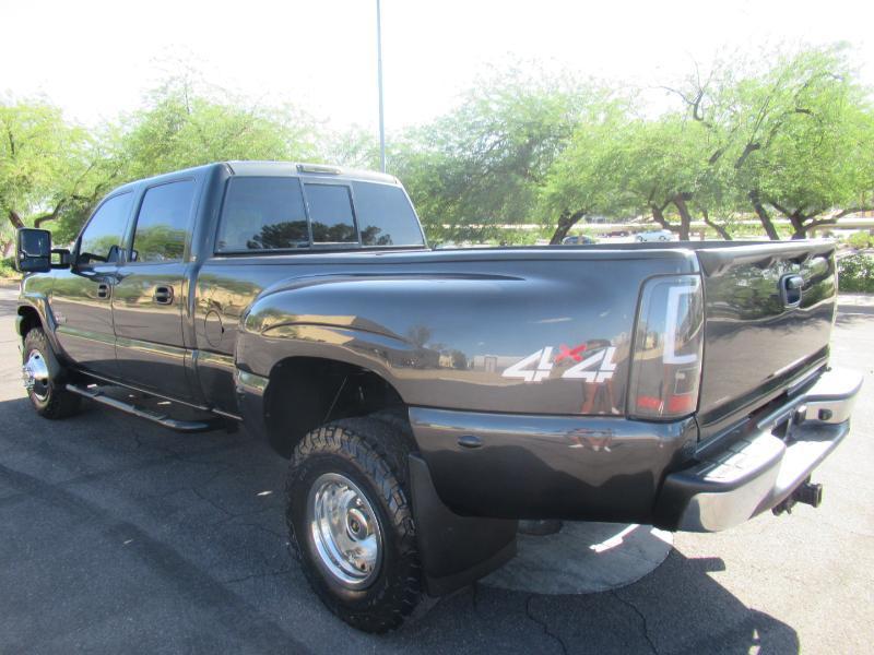 Chevrolet Silverado 3500 LS Crew Cab 4WD DRW 2005