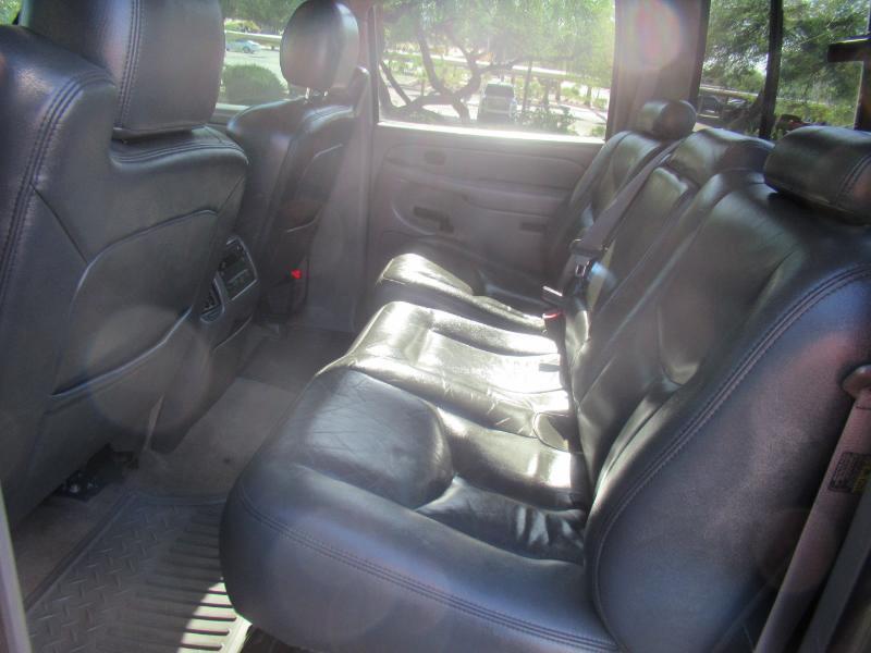 Chevrolet Silverado 3500 LS Crew Cab 4WD DRW 2005