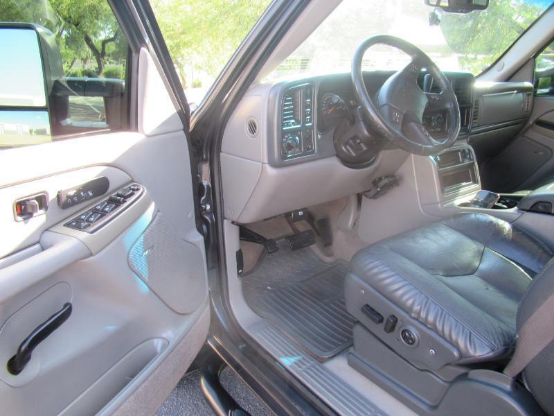 Chevrolet Silverado 3500 LS Crew Cab 4WD DRW 2005