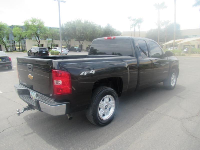 Chevrolet Silverado 1500 LS Extended Cab 4WD 2011