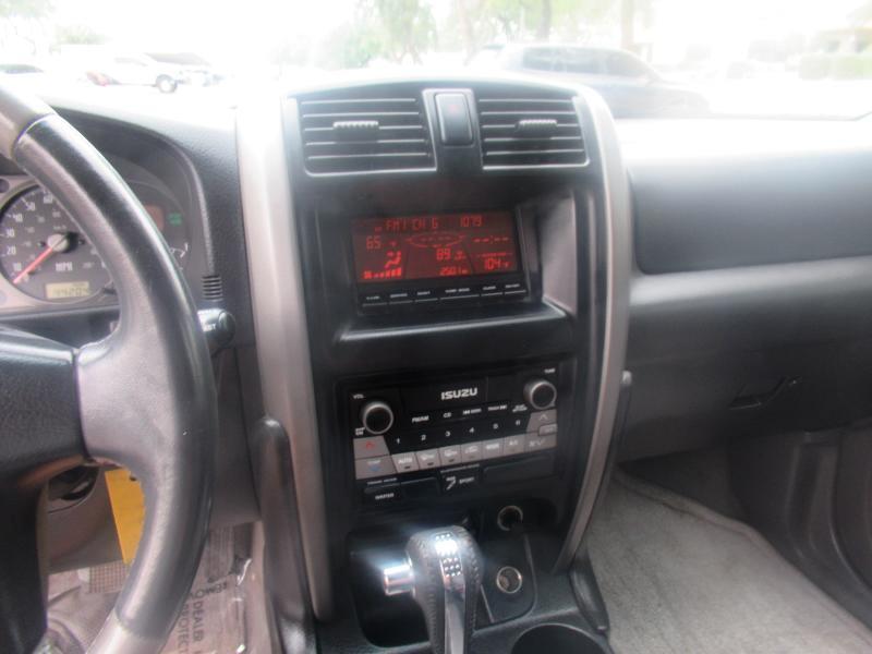 Isuzu Axiom S 4WD 2004