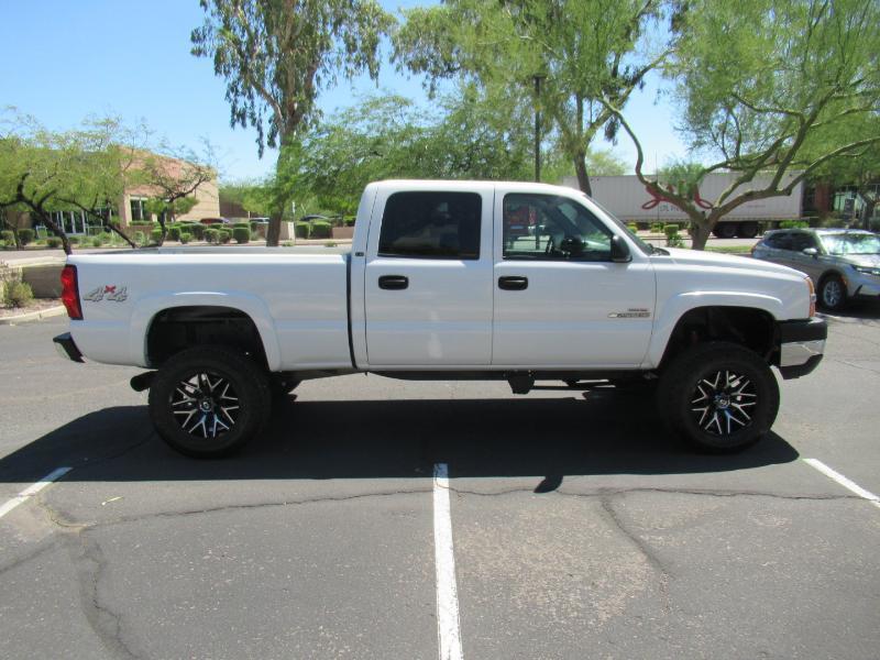Chevrolet Silverado 2500HD LT Crew Cab 4WD 2004