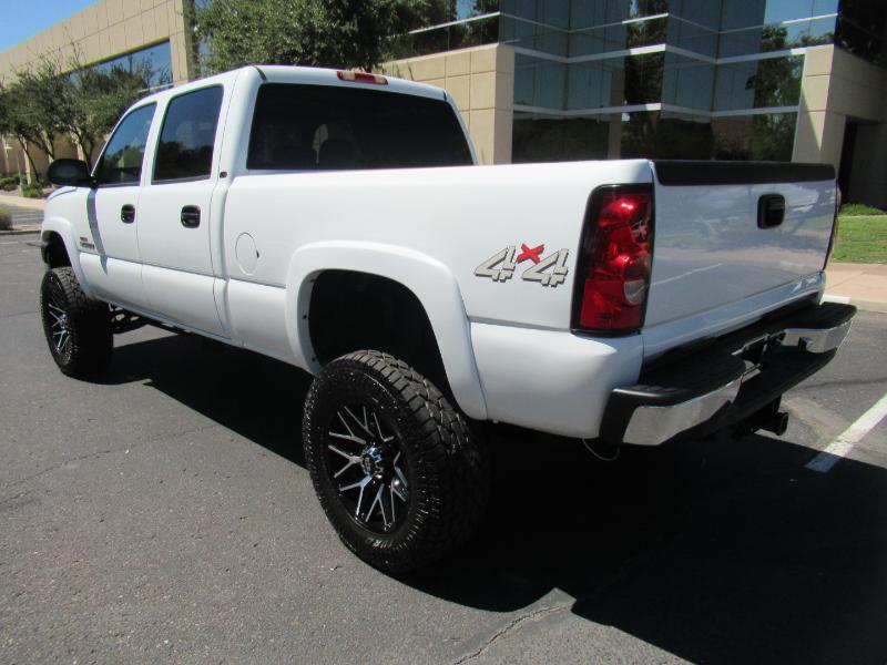 Chevrolet Silverado 2500HD LT Crew Cab 4WD 2004