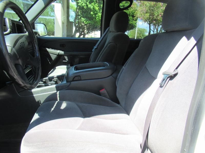 Chevrolet Silverado 2500HD LT Crew Cab 4WD 2004