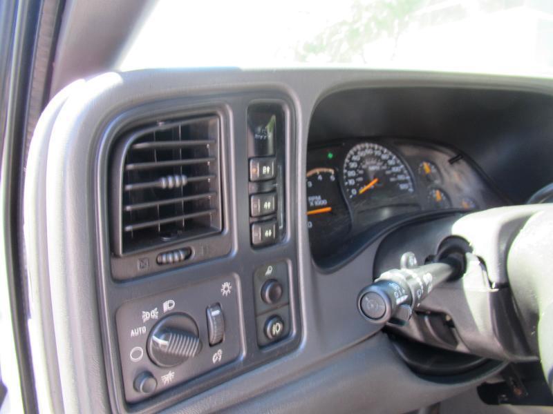 Chevrolet Silverado 2500HD LT Crew Cab 4WD 2004