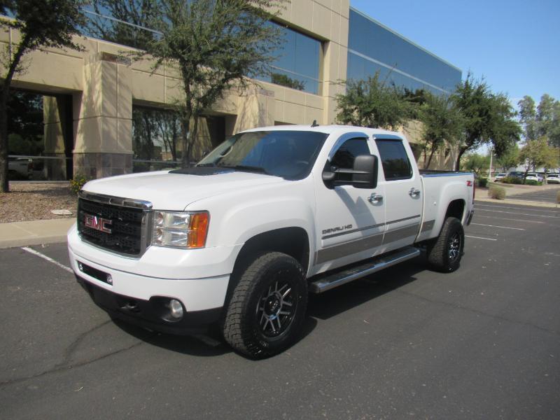 GMC Sierra 2500HD Denali Crew Cab 4WD 2013