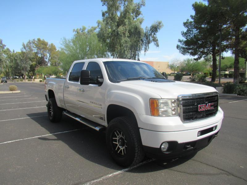 GMC Sierra 2500HD Denali Crew Cab 4WD 2013