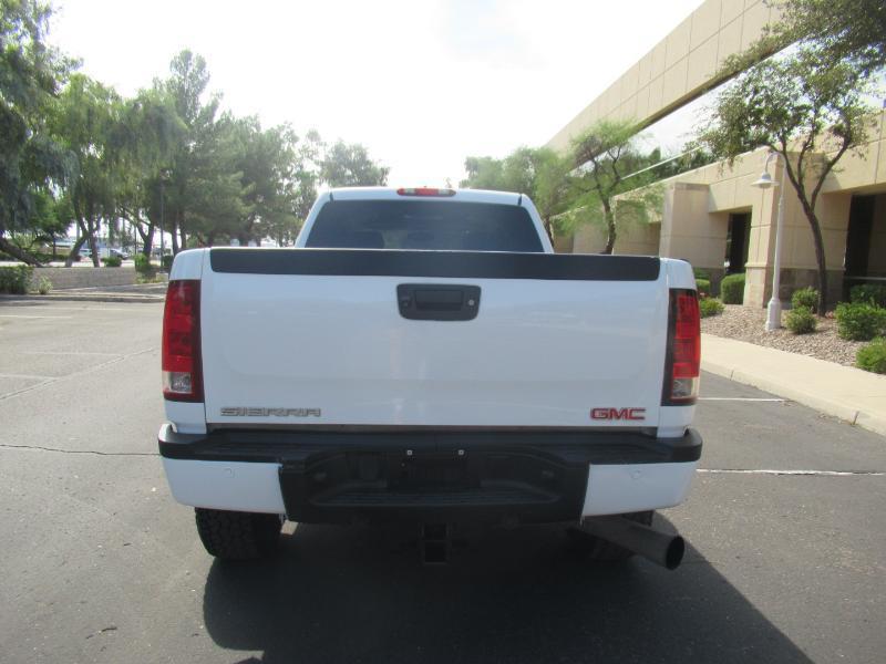 GMC Sierra 2500HD Denali Crew Cab 4WD 2013