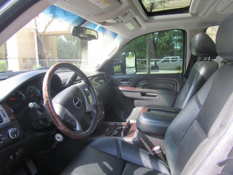 GMC Sierra 2500HD Denali Crew Cab 4WD 2013