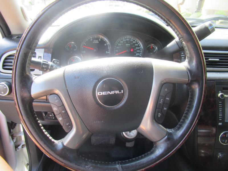 GMC Sierra 2500HD Denali Crew Cab 4WD 2013