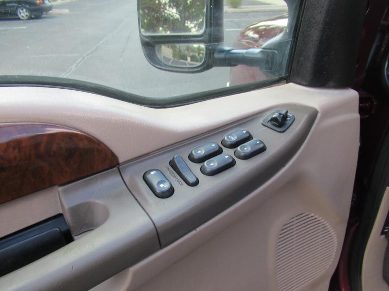 Ford F-250 SD Lariat Crew Cab 2WD 2004