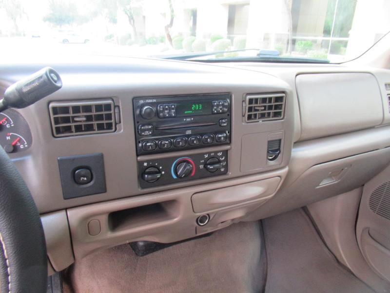 Ford F-250 SD Lariat Crew Cab 2WD 2004