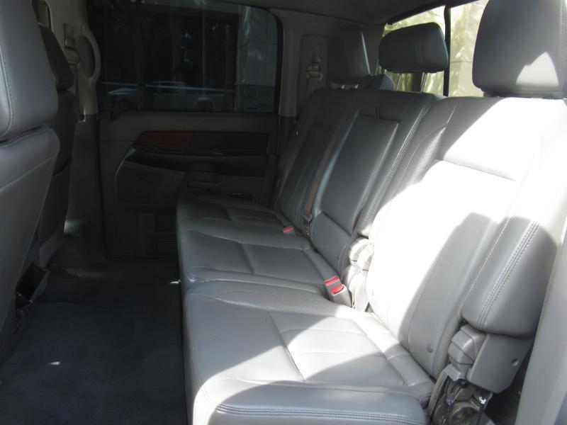 Dodge Ram 3500 Laramie Mega Cab 4WD DRW 2007