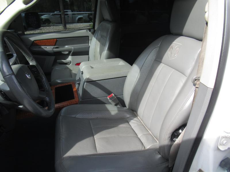 Dodge Ram 3500 Laramie Mega Cab 4WD DRW 2007