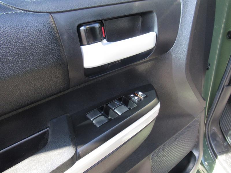Toyota Tundra SR5 5.7L V8 CrewMax 4WD 2021