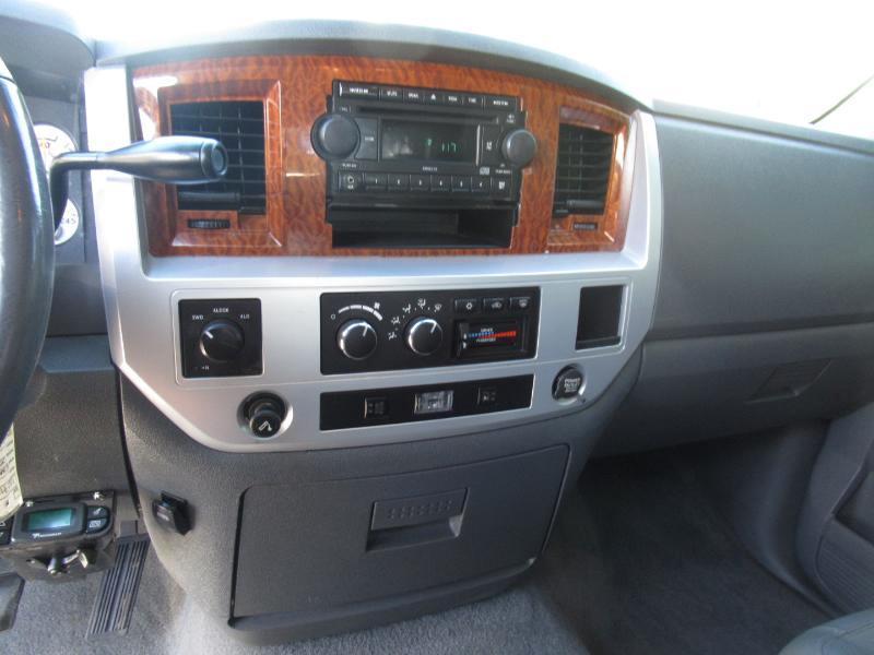Dodge Ram 2500 Laramie Quad Cab 4WD 2006