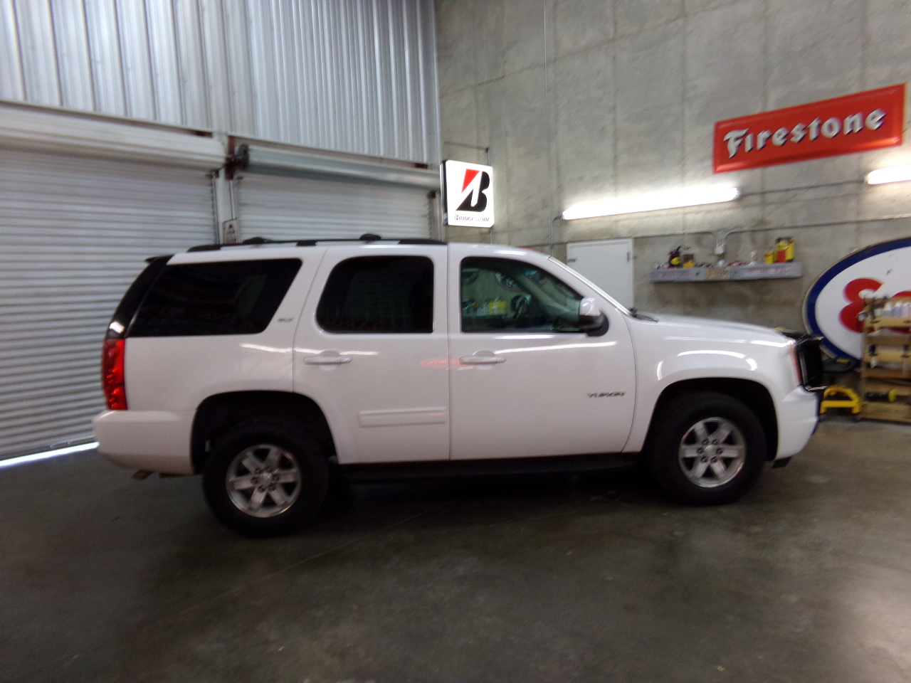 GMC Yukon SLT 4WD 2013