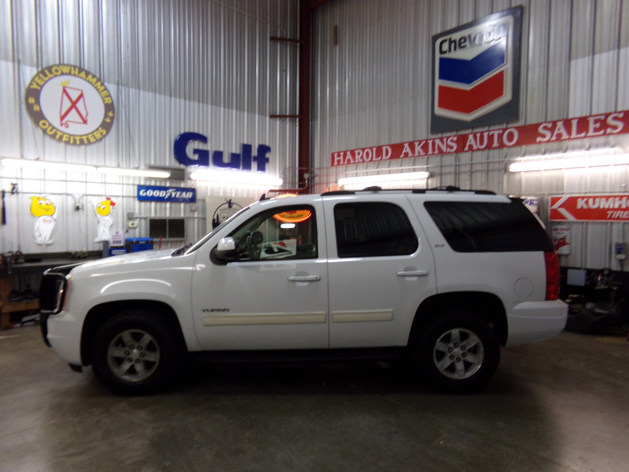 GMC Yukon SLT 4WD 2013
