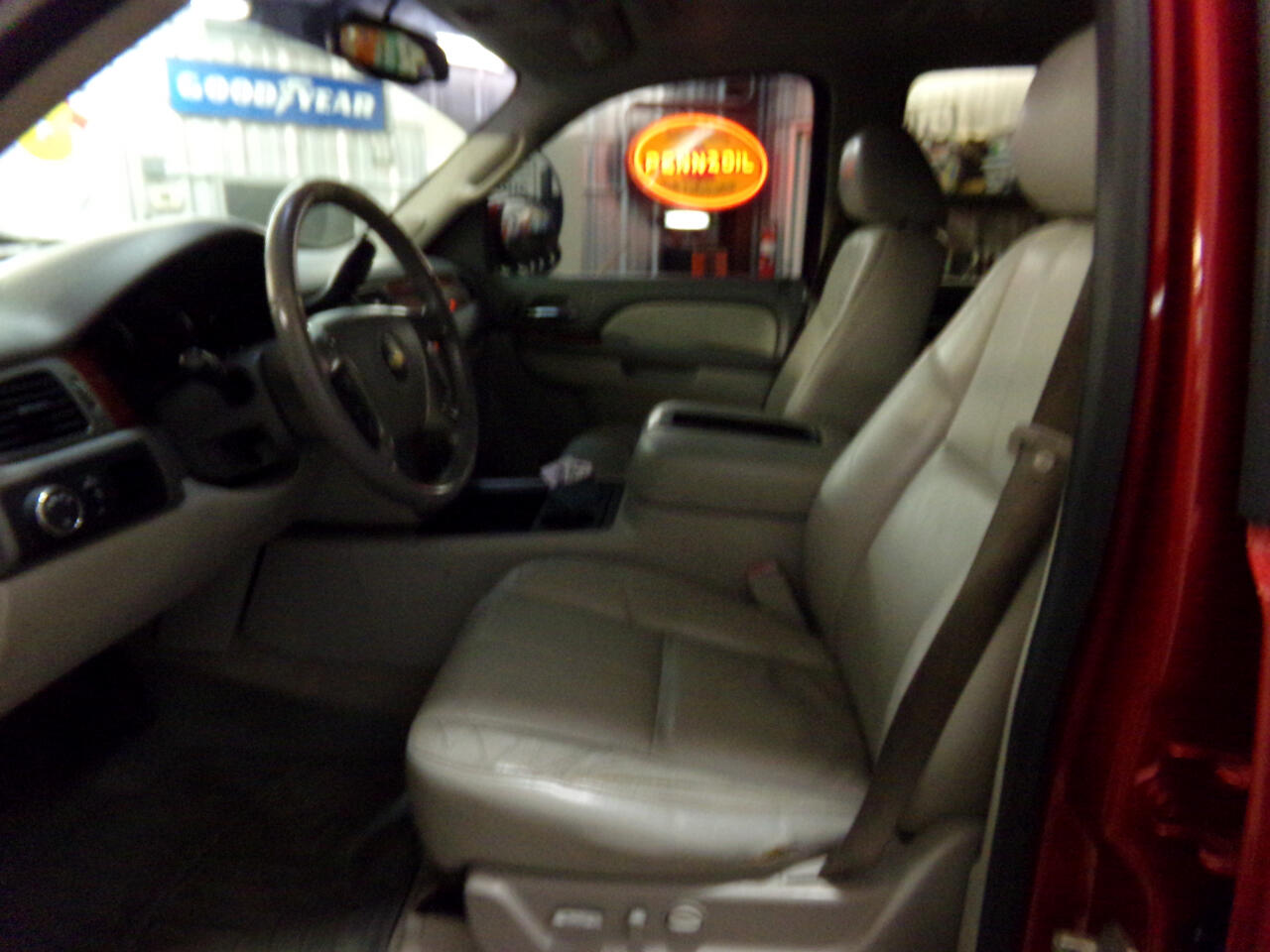 Chevrolet Suburban LT 1500 2WD 2012