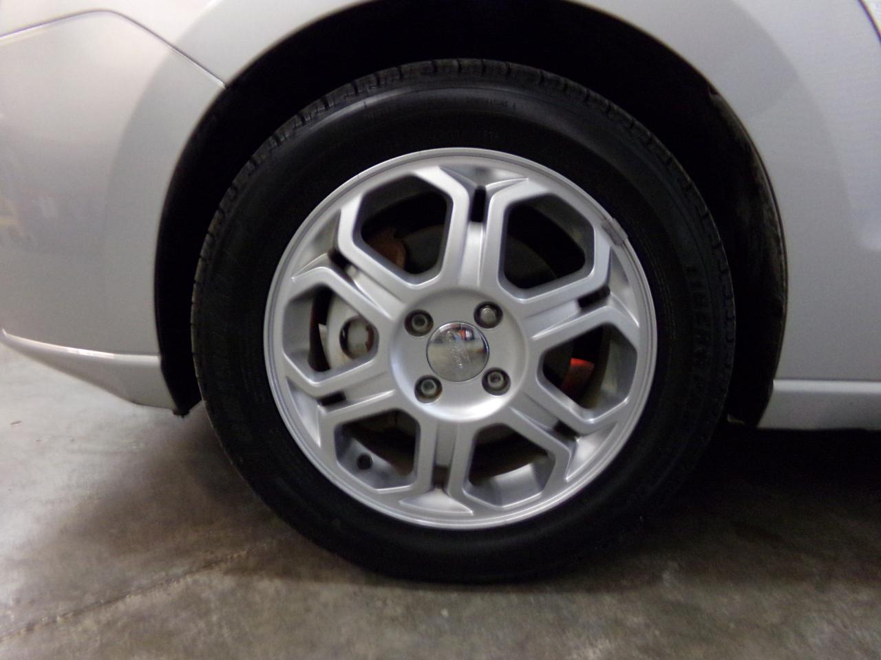 Ford Focus SE Sedan 2008