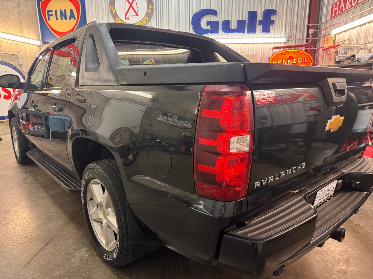 Chevrolet Avalanche LT 4WD 2012