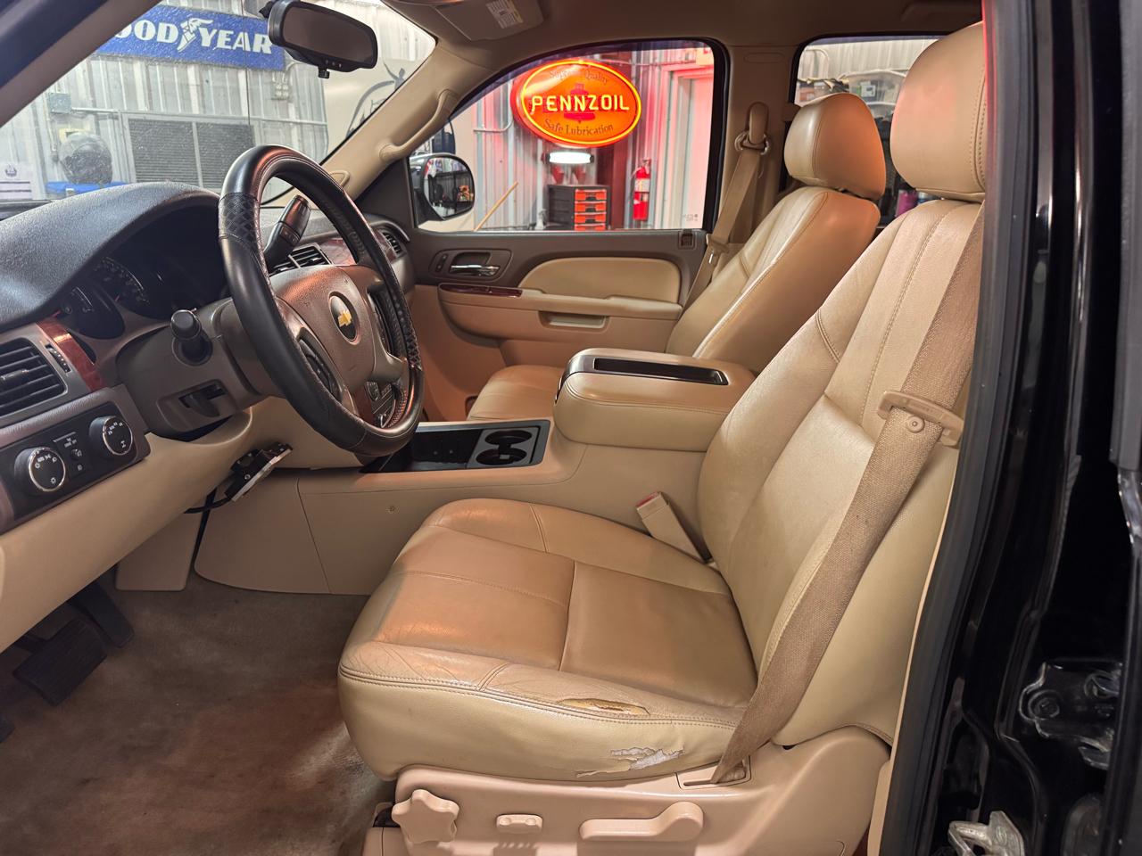 Chevrolet Avalanche LT 4WD 2012