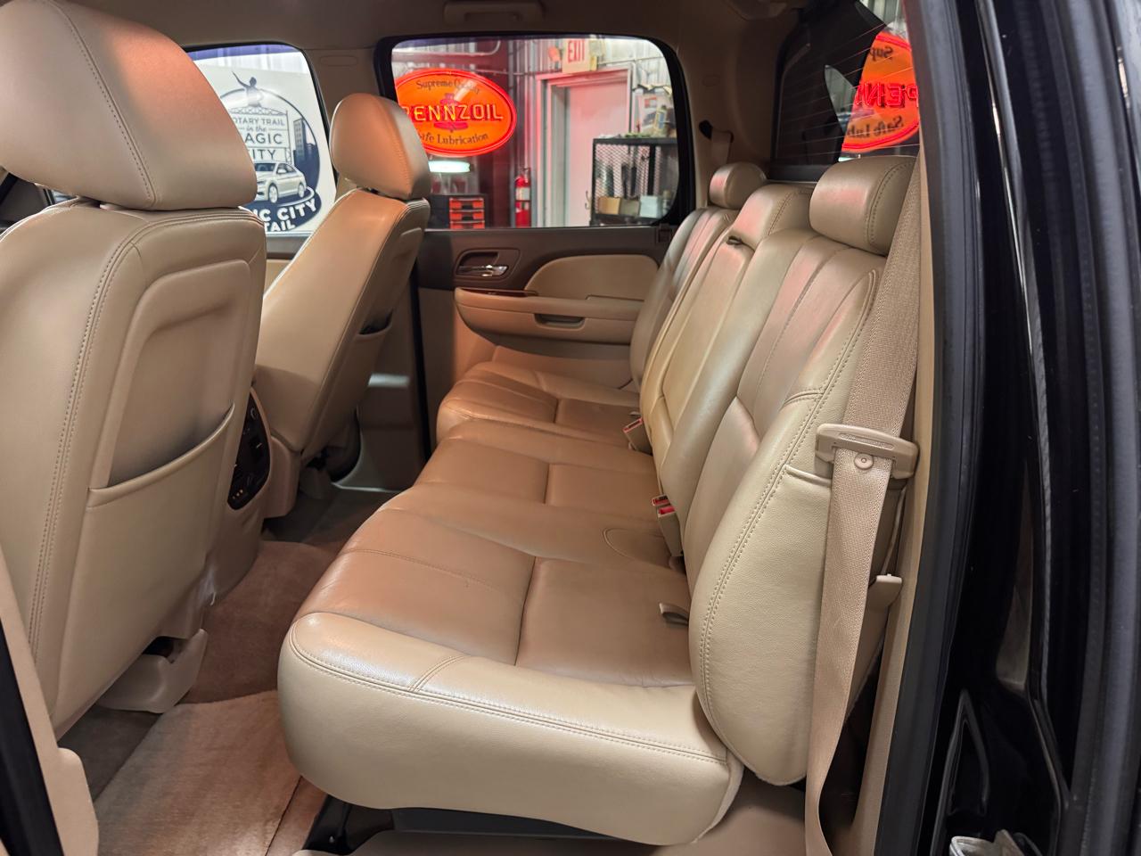 Chevrolet Avalanche LT 4WD 2012