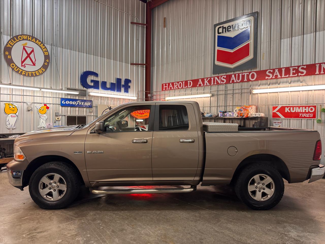 Dodge Ram 1500 SLT Quad Cab 4WD 2009