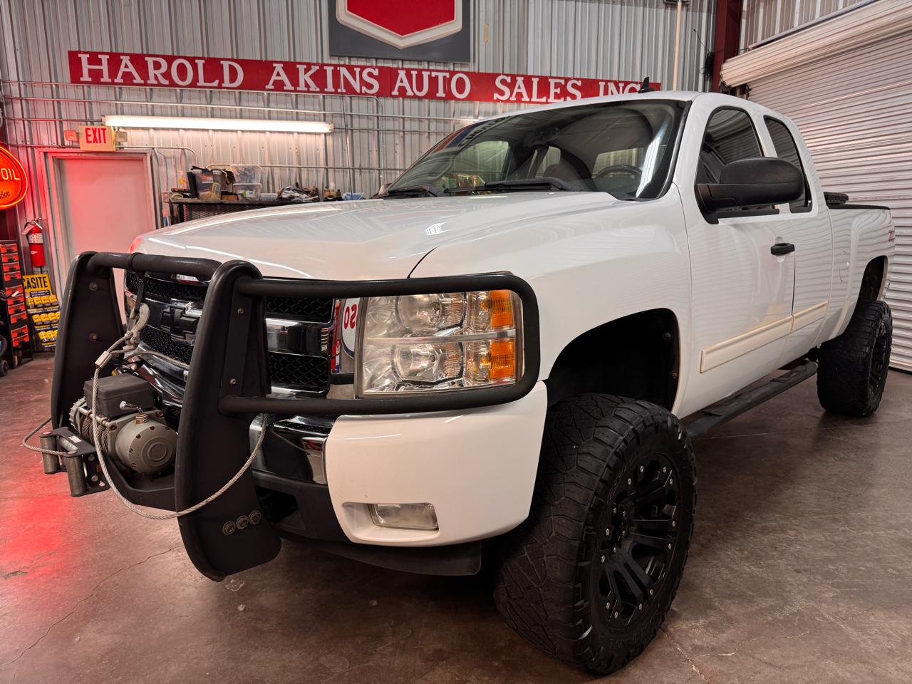 2011 Chevrolet Silverado 1500 LT Ext. Cab Long Box 4WD