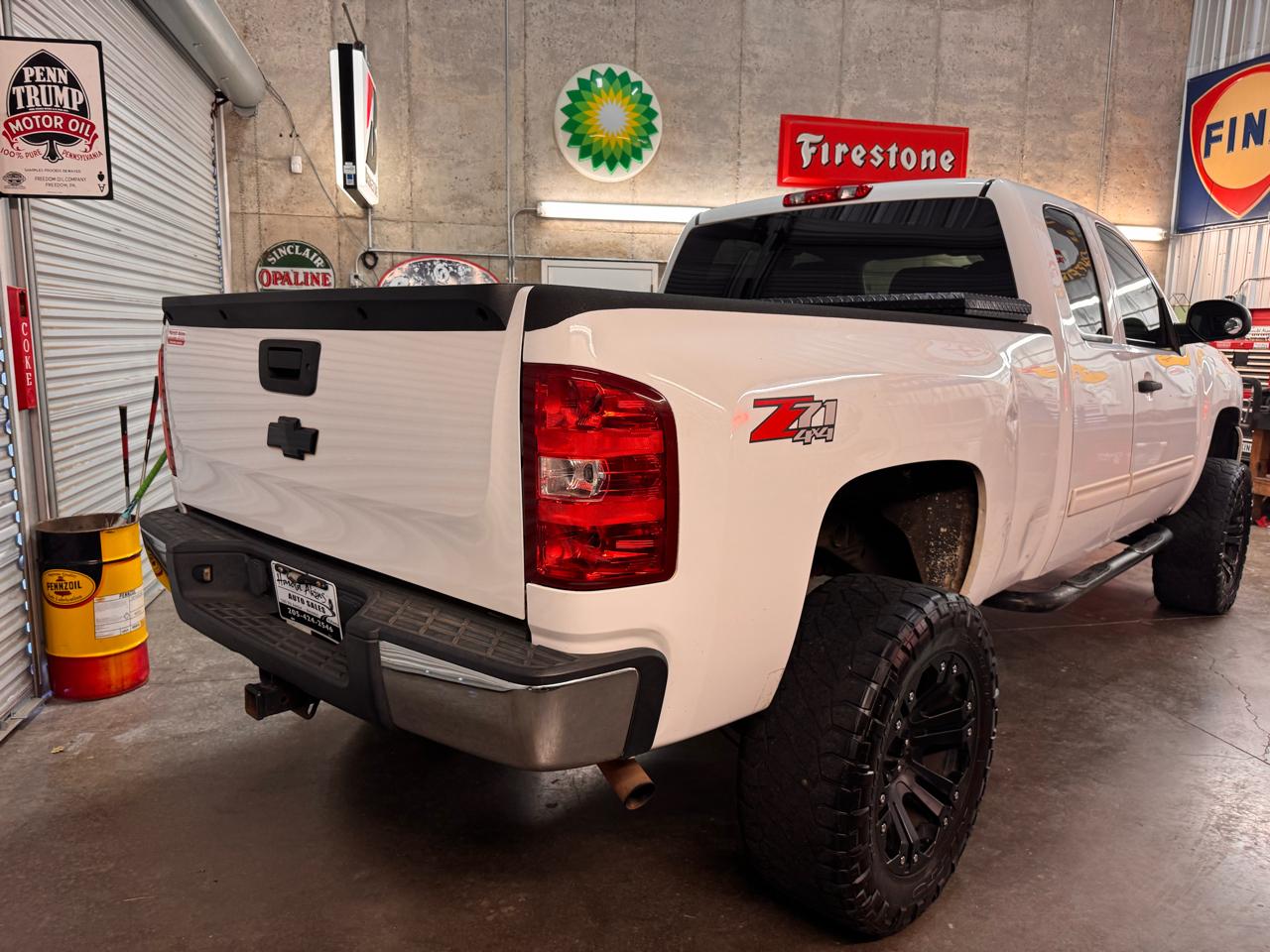 Chevrolet Silverado 1500 LT Ext. Cab Long Box 4WD 2011