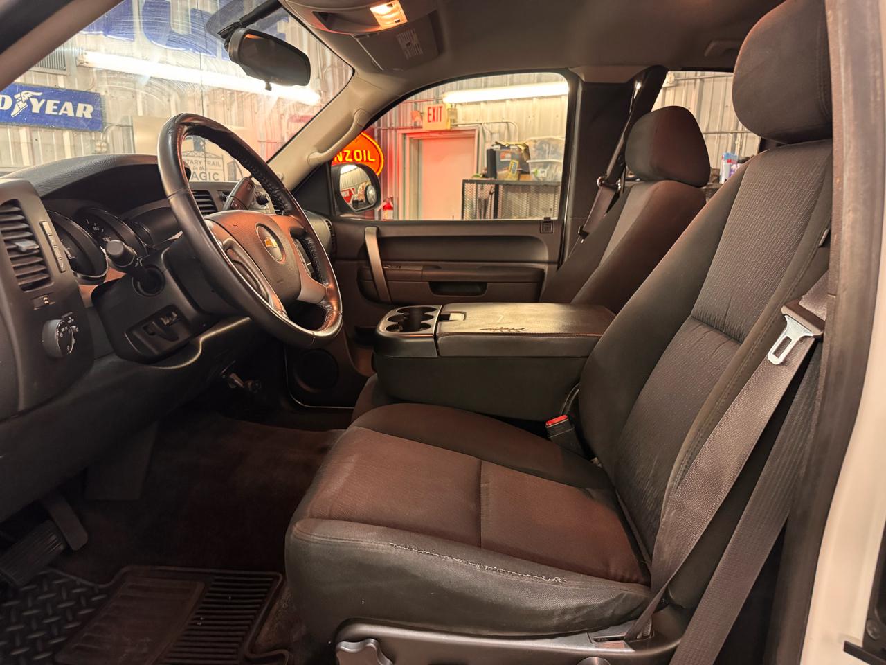 Chevrolet Silverado 1500 LT Ext. Cab Long Box 4WD 2011