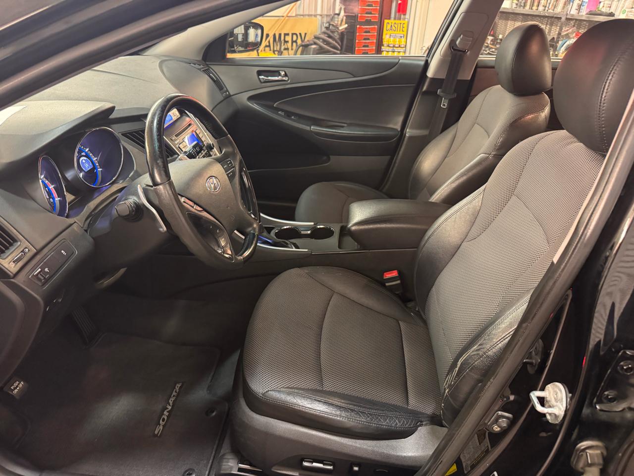 Hyundai Sonata Limited Auto 2011