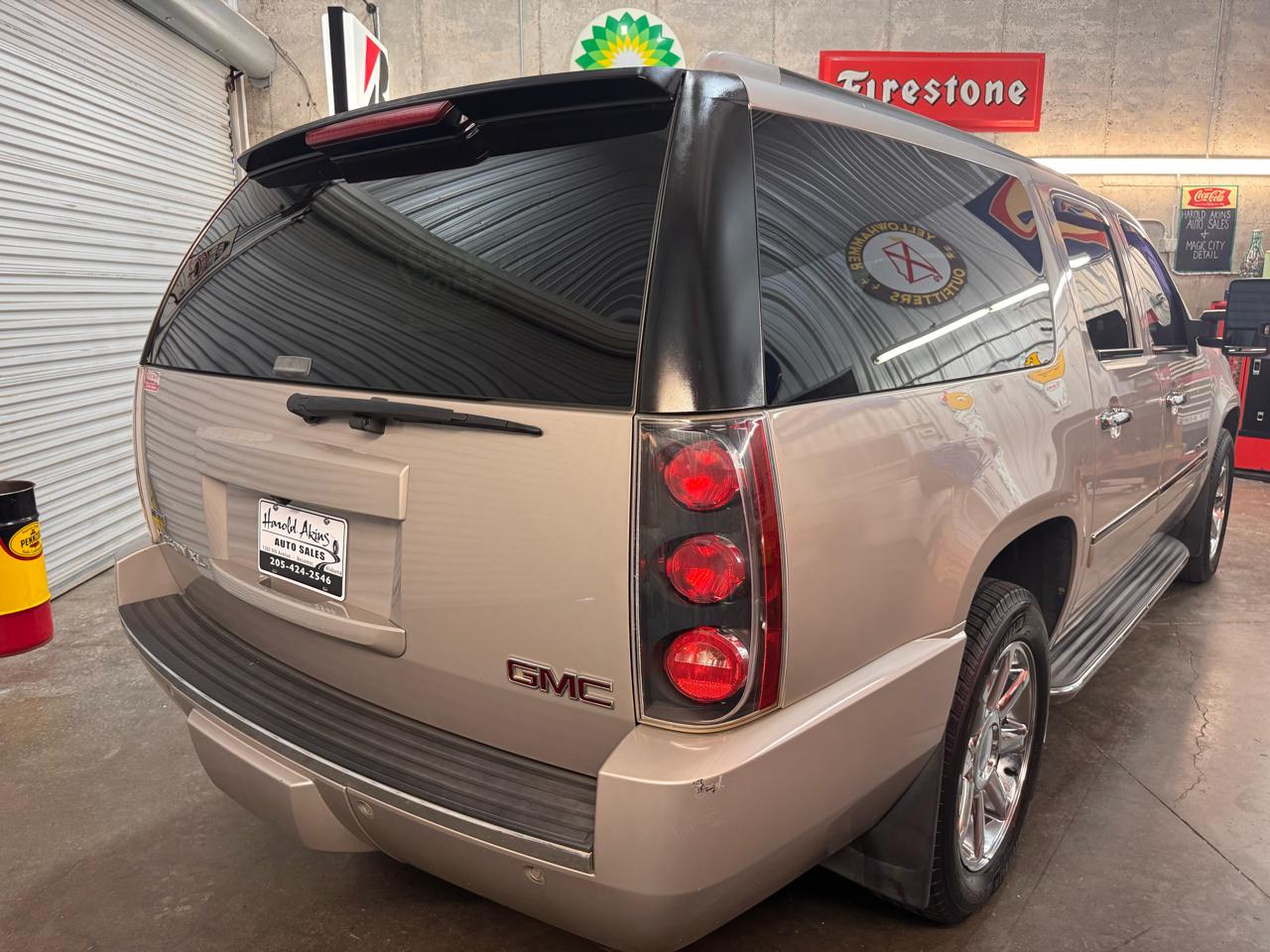 GMC Yukon Denali XL 4WD 2009