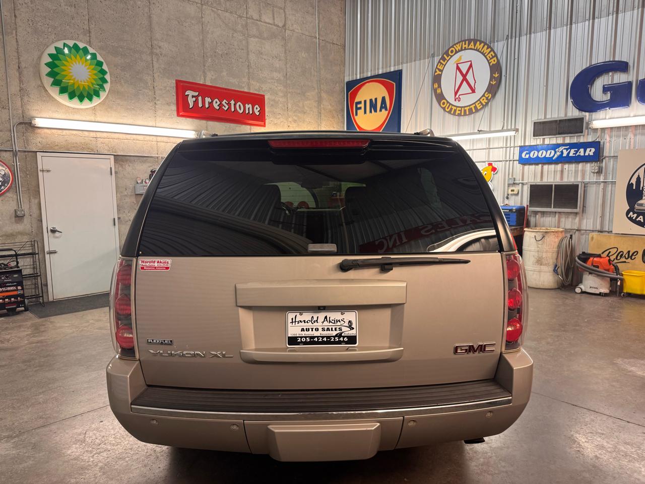 GMC Yukon Denali XL 4WD 2009