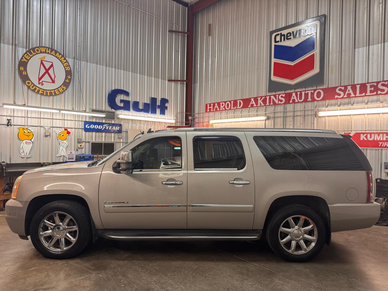 GMC Yukon Denali XL 4WD 2009