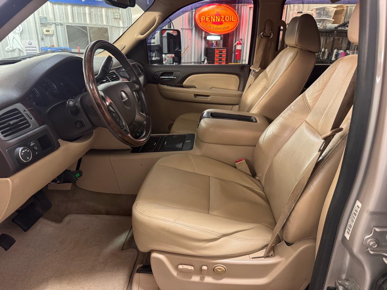 GMC Yukon Denali XL 4WD 2009