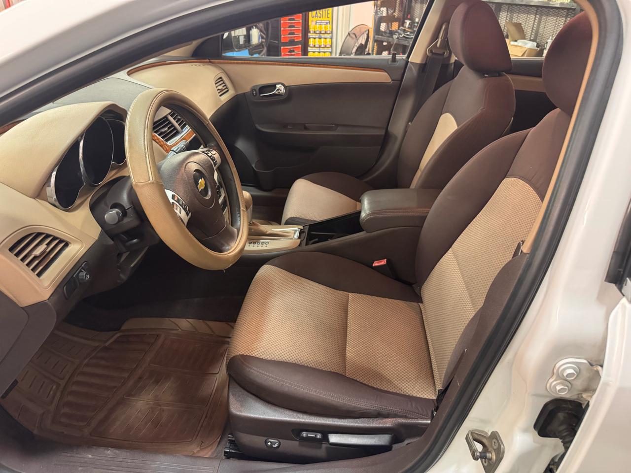 Chevrolet Malibu 1LT 2011